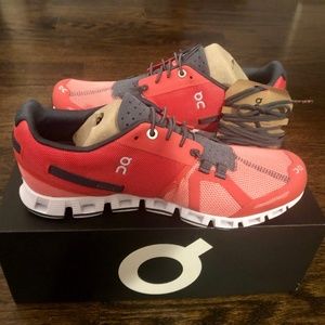 ON RUNNING WOMEN'S CLOUD SNEAKERS - CORAL/SHADOW